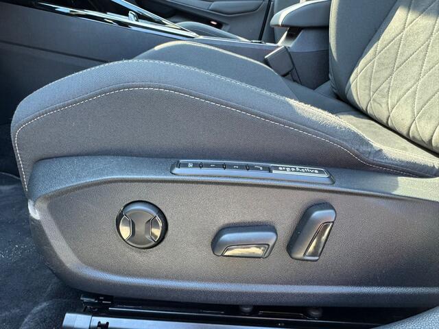 Volkswagen GOLF eHybrid PHEV 204PK DSG STYLE CARPLAY/NAVI/STUURVERW.