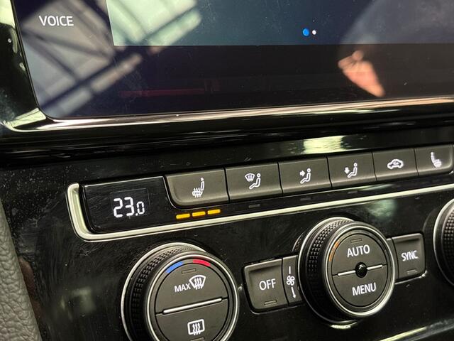 Volkswagen GOLF Variant 2.0 TSI 4Motion R 300Pk Automaat (PANORAMADAK, VIRTUAL COCKPIT, APPLE CARPLAY, GROOT NAVI, CAMERA, SPORTSTOELEN, KEYLESS, GETINT GLAS, DYNAUDIO, ADAPTIVE CRUISE, NIEUWSTAAT)