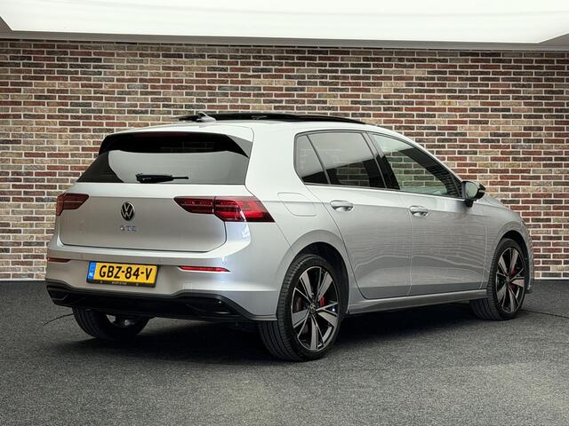 Volkswagen GOLF 1.4 eHybrid GTE Dak Black-pakket Headup Sfeer Camera Blindspot