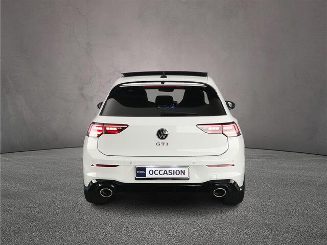 Volkswagen GOLF GTI Clubsport 2.0 TSI 300pk DSG Automaat Panoramadak, Black Style, LED matrix koplampen, Harman Kardon audio, Adaptive cruise control, Achteruitrijcamera