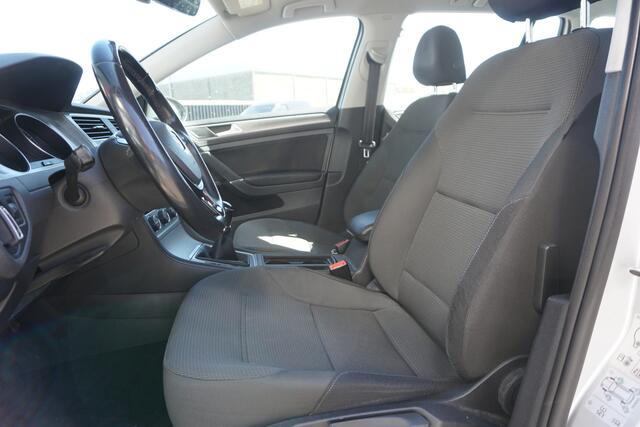 Volkswagen GOLF Variant 1.0 TSI Comfortline | TREKHAAK | LED KOPLAMPEN | CARPLAY | DEALERONDERHOUDEN |