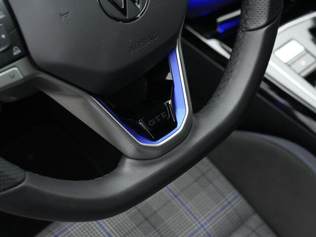 Volkswagen GOLF 1.5 eHybrid 272 pk GTE | Trekhaak | IQ Light | Head-up display | Achteruitrijcamera | Adaptive Cruise