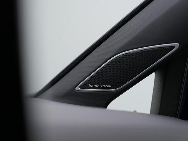 Volkswagen GOLF 1.5 eTSI 115 pk DSG R-Line | Panoramadak | IQ Light | Harman/Kardon | Achteruitrijcamera | Adaptive Cruise