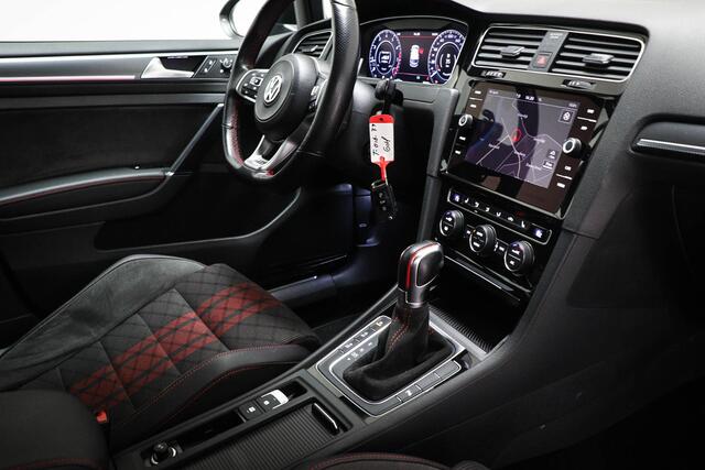 Volkswagen GOLF 2.0 TSI GTI TCR | AKRAPOVIC | VIRTUAL COCKPIT | NAVIGATIE | APPLE | PDC | 19"