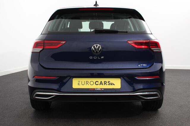 Volkswagen GOLF 1.5 eTSI DSG Style 150 Pk | Adaptive Cruise Control | Camera | Stoel/Stuurverwarming | Navigatie | Digital Cockpit | Massage/Memory Bestuurderstoel |