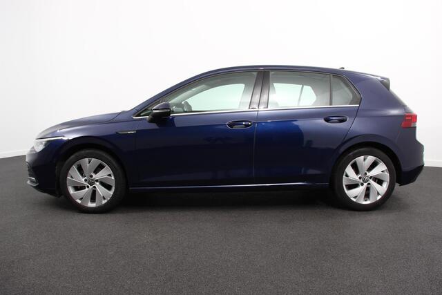 Volkswagen GOLF 1.5 eTSI DSG Style 150 Pk | Adaptive Cruise Control | Camera | Stoel/Stuurverwarming | Navigatie | Digital Cockpit | Massage/Memory Bestuurderstoel |