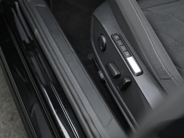 Volkswagen GOLF 1.4 eHybrid 204 pk Style | Panoramadak | Geheugen-/massagestoel | Achteruitrijcamera | Adaptive Cruise | Navigatie