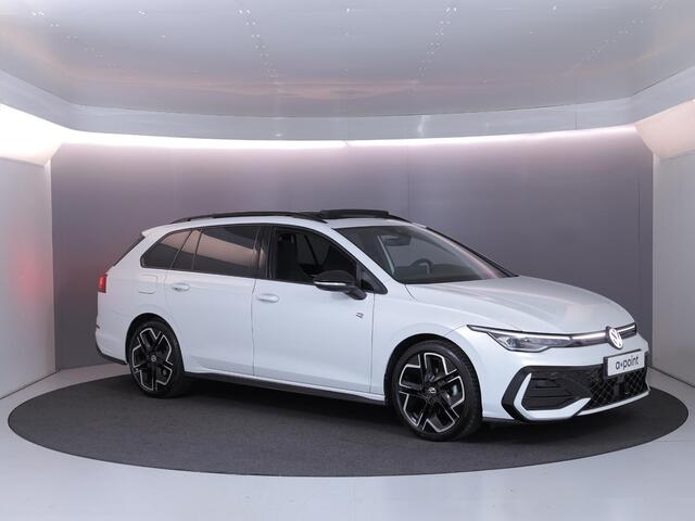 Volkswagen GOLF variant 1.5 eTSI R-Line Edition | Black style pakket | Panoramisch schuif-kanteldak | Assistance pakket plus