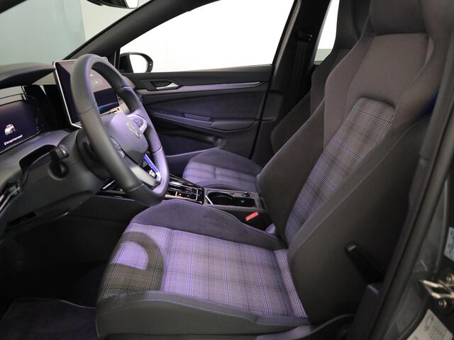 Volkswagen GOLF 1.5 eHybrid GTE 272PH PHEV | Panorama dak | Trekhaak | Head up display | Matrix koplampen |