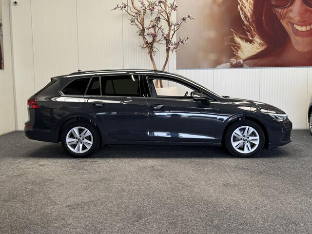 Volkswagen GOLF VARIANT 1.5 eTSI STYLE ADAPTIVE CRUISE CONTROL STOEL EN STUURVERWARMING ELEK. VERSTELBARE BESTUURDERSSTOEL MET MASSAGE APPLE CARPLAY/ANDROID RIJSTROOKSENSOREN ACHTERUITRIJCAMERA ZEER MOOI !!