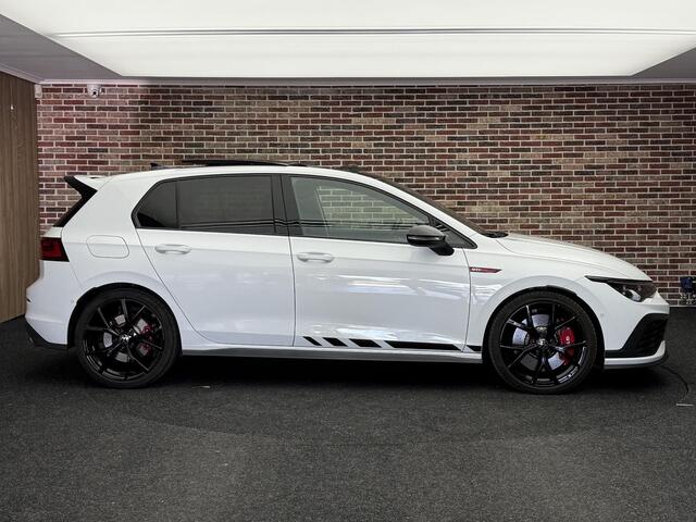 Volkswagen GOLF 2.0 TSI GTI Clubsport Akra H/M Headup Panoramadak IQ Leer