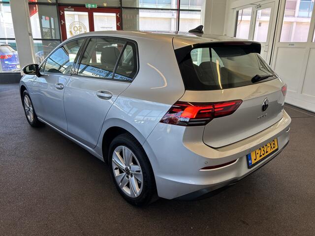 Volkswagen GOLF 1.0 TSI Life | Adaptieve cruise control | Climate control | Nederlands geleverd | Apple carplay | Parkeersensoren v+a | Digital dashboard | Navigatie