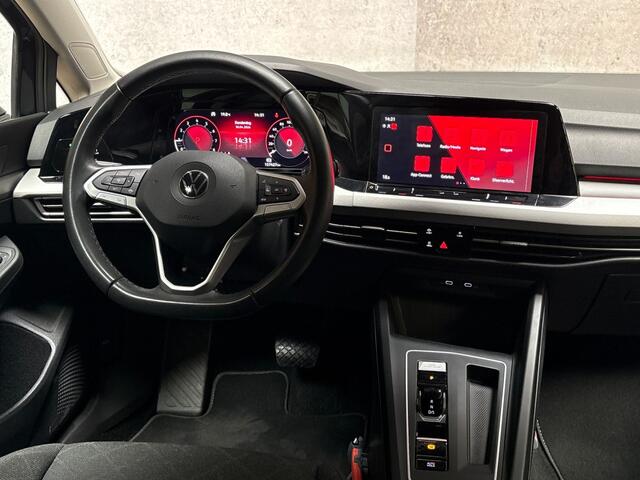 Volkswagen GOLF 1.0 TSI Sportline Automaat (APPLE CARPLAY, GROOT NAVI, CAMERA, GETINT GLAS, SPORTSTOELEN, SFEERVERLICHTING, LANE ASSIST, ADAPTIVE CRUISE, NIEUWSTAAT)