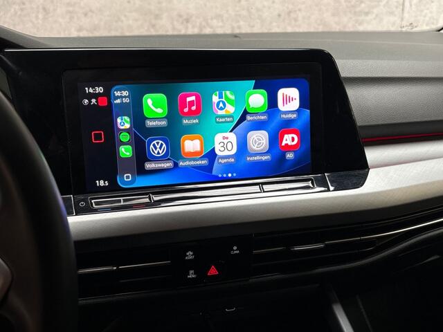 Volkswagen GOLF 1.0 TSI Sportline Automaat (APPLE CARPLAY, GROOT NAVI, CAMERA, GETINT GLAS, SPORTSTOELEN, SFEERVERLICHTING, LANE ASSIST, ADAPTIVE CRUISE, NIEUWSTAAT)