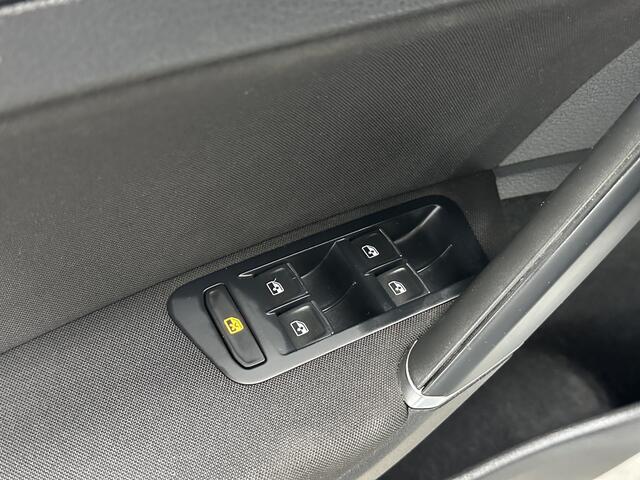 Volkswagen GOLF Variant 1.5 TSI Highline | Navi | Camera | Trekhaak |