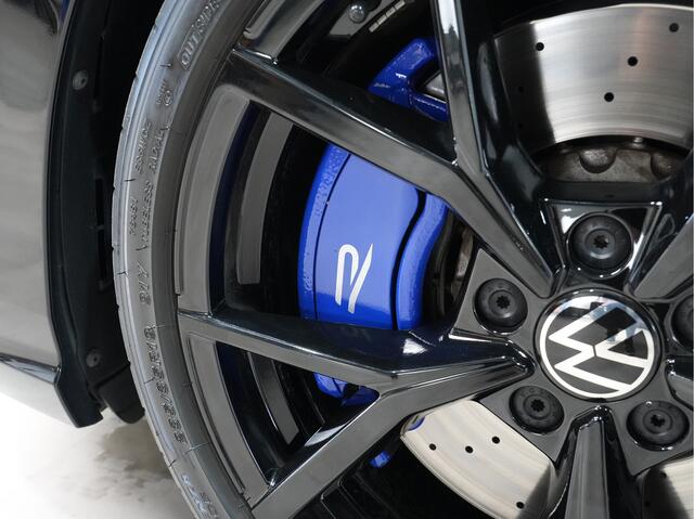 Volkswagen GOLF 2.0 TSI DSG R 4Motion | Panoramadak | Akrapovic | Nappa Leder R Geventileerd | HarmanKardon 232