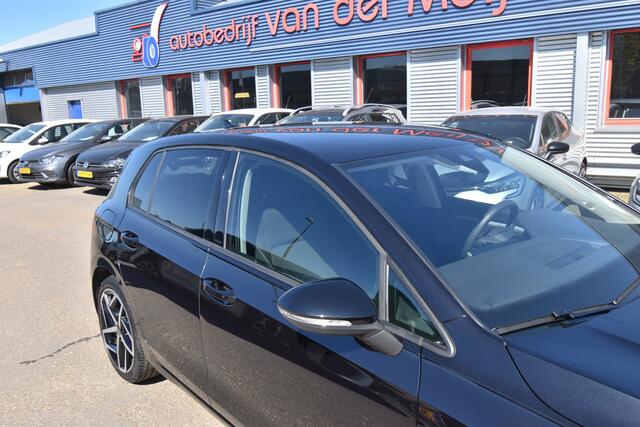 Volkswagen GOLF 1.0 TSI Golf , TREKHAAK , LMV 18 , PDC V+A , CLIMATR , NAVI VIA APP , CR CONTR , LED KOPL ,