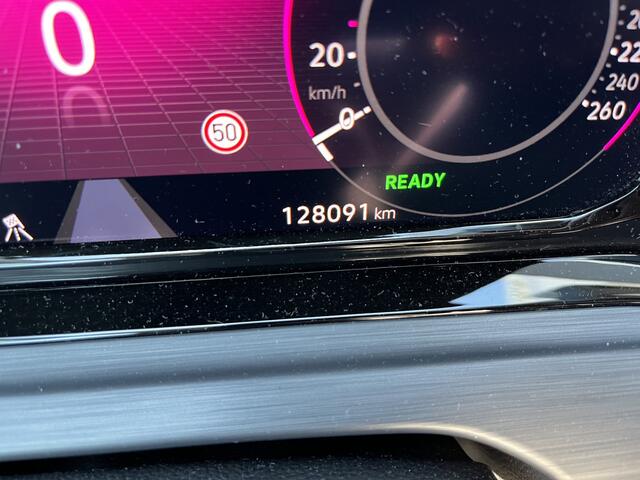 Volkswagen GOLF 1.4 eHybrid Style / AUTOMAAT/ PANO/ MEMORY SEAT/ MASSAGE/ STUUR+STOELVERWARM./ ACC/ PARK.SENSOREN V+A/ APP-CONNECT/ RIJ-MODI/ KEYLESS/ DIGITAL DASH/ NAVI/ DAB/ CLIMA/ LED/ 16'' LMV