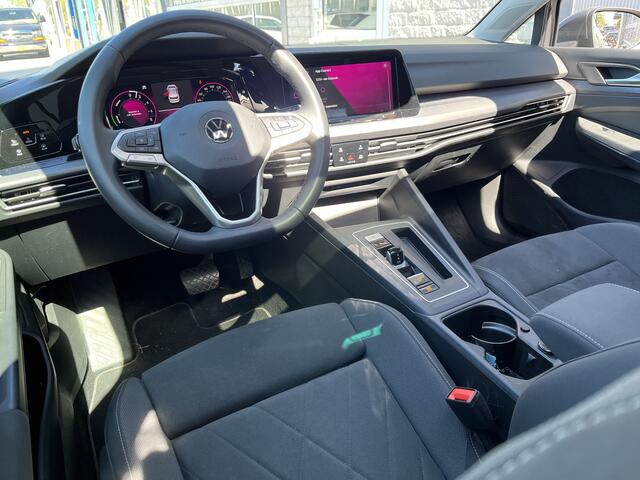 Volkswagen GOLF 1.4 eHybrid Style / AUTOMAAT/ PANO/ MEMORY SEAT/ MASSAGE/ STUUR+STOELVERWARM./ ACC/ PARK.SENSOREN V+A/ APP-CONNECT/ RIJ-MODI/ KEYLESS/ DIGITAL DASH/ NAVI/ DAB/ CLIMA/ LED/ 16'' LMV