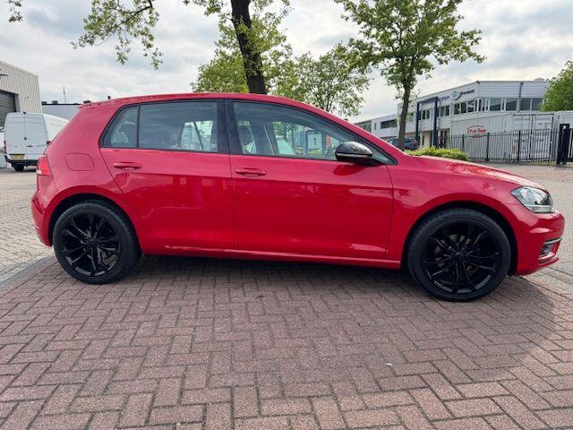 Volkswagen GOLF 1.0 TSI 5deurs Sport Trendline Airco,Navigatie,Two Tone Nette Auto