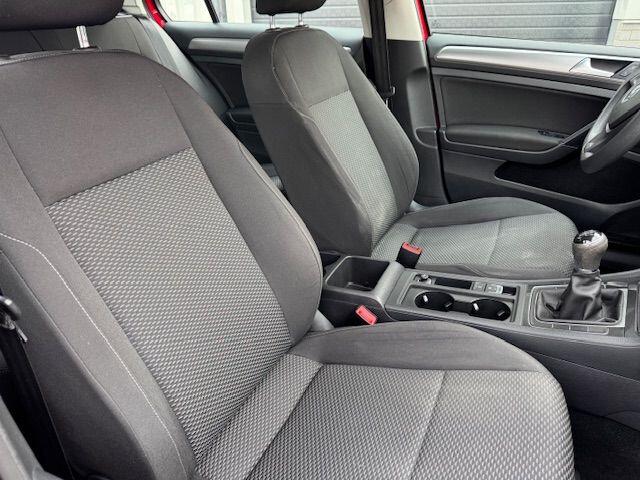 Volkswagen GOLF 1.0 TSI 5deurs Sport Trendline Airco,Navigatie,Two Tone Nette Auto