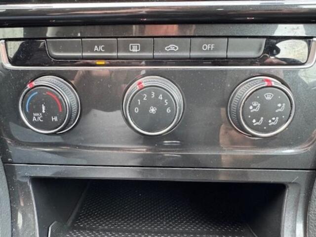 Volkswagen GOLF 1.0 TSI 5deurs Sport Trendline Airco,Navigatie,Two Tone Nette Auto