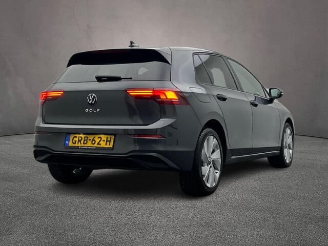 Volkswagen GOLF Life Edition 1.5 TSI 115pk Adaptive cruise control, Achteruitrijcamera, LED koplampen, App connect, Stoelverwarming, Parkeersensoren