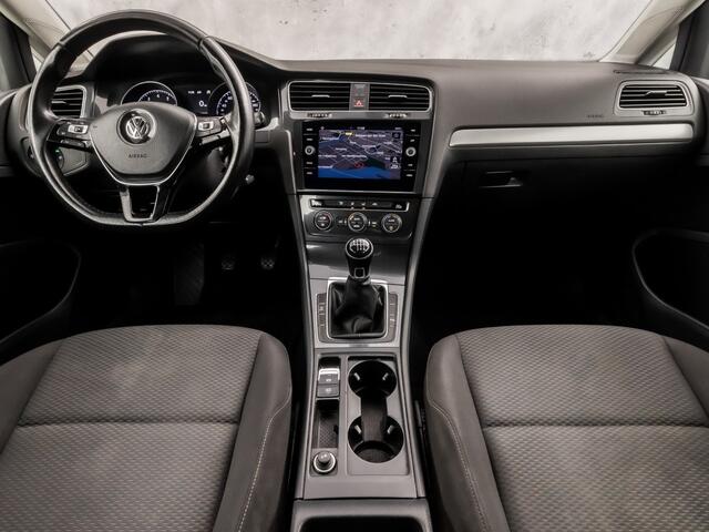 Volkswagen GOLF 1.0 TSI Sportline (APPLE CARPLAY, GROOT NAVI, CLIMATE, PARKEERSENSOREN, LM VELGEN, SPORTSTOELEN, CRUISE, NIEUWE APK, NIEUWSTAAT)