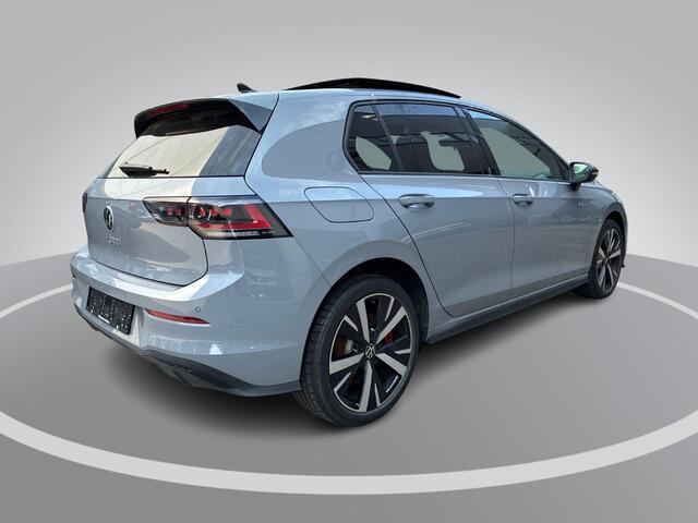 Volkswagen GOLF 1.5 eHybrid 272pk DSG GTE · Panoramadak · Camera · Matrix LED · Stuur- & Stoelverwarming · Sfeerverlichting · Apple/Android Car Play · Garantie t/m 15-09-2030 of 100.000km