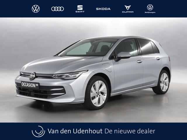 Volkswagen GOLF 1.5 eHybrid 204 pk Life Edition DSG / Stoel en stuurwielverwarming / App Connect