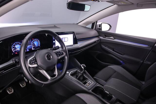 Volkswagen GOLF Life 1.5 TSI 150pk Adaptive cruise control, LED koplampen, Parkeersensoren, Stoelverwarming, Airco, App connect, DAB, Radio, Stuurwiel verwarmd
