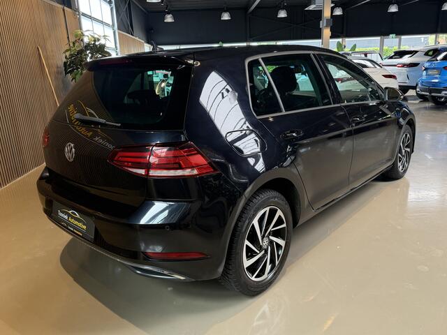 Volkswagen GOLF 1.0 TSI Trendline Groots scherm navigatie