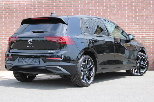 Volkswagen GOLF 1.5 eHybrid 204PK Style Edition |18-INCH|WINTER-PAKKET|KEYLESS|