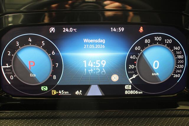 Volkswagen GOLF 1.5 eTSI R-Line (2x) DSG | Navigatie | LM '17 | PDC + Camera | Aut. Airco