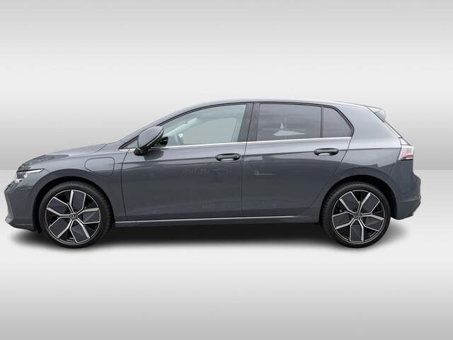Volkswagen GOLF 1.5 eHybrid Style Edition DSG Automaat App-connect / Panoramaschuif-kanteldak / elektrisch verstelbare bestuurdersstoel met geheugenfunctie Fabrieksgarantie tot 27-06-2029