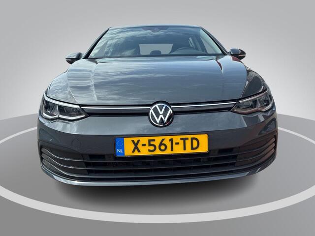 Volkswagen GOLF 1.0 eTSI 110pk DSG Life Business · Camera · Apple/Android Car Play · ACC · Sfeerverlichting · Navigatie · Verkeersbord Detectie · Garantie t/m 06-02-2028 of 100.000km