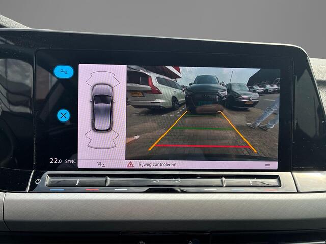 Volkswagen GOLF 1.0 eTSI 110pk DSG Life Business · Camera · Apple/Android Car Play · ACC · Sfeerverlichting · Navigatie · Verkeersbord Detectie · Garantie t/m 06-02-2028 of 100.000km