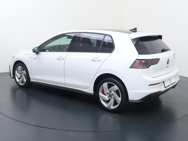 Volkswagen GOLF 1.5 eHybrid GTE | 272 PK | Adaptive Cruise Control | Achteruitrijcamera | Head-up Display | Matrix LED | Stoelverwarming |