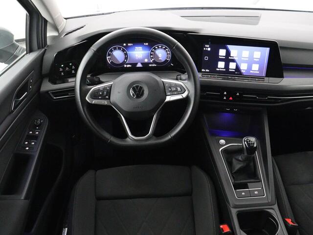 Volkswagen GOLF 1.5 TSI Style | Matrix LED | Camera | Carplay | Trekhaak | Massage | Memory | Sfeerverlichting | Adaptive cruise | Digital Cockpit | Parkeerhulp | File Assistent | Climate control | Bluetooth