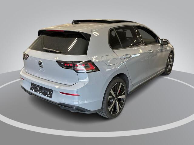 Volkswagen GOLF 1.5 272pk DSG eHybrid GTE · Panoramadak · 360 Camera · P-Sensoren · Head-Up · Apple/Android Car Play · IQ.Light · 18'' Inch · Garantie t/m 03-08-2030 of 100.000km