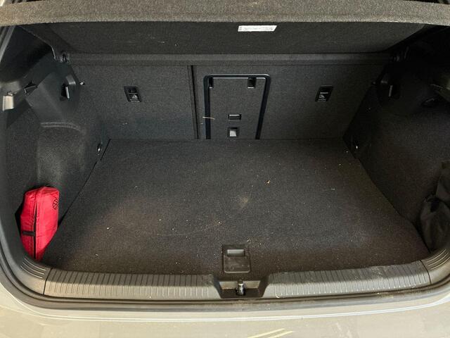 Volkswagen GOLF 1.5 272pk DSG eHybrid GTE · Panoramadak · 360 Camera · P-Sensoren · Head-Up · Apple/Android Car Play · IQ.Light · 18'' Inch · Garantie t/m 03-08-2030 of 100.000km