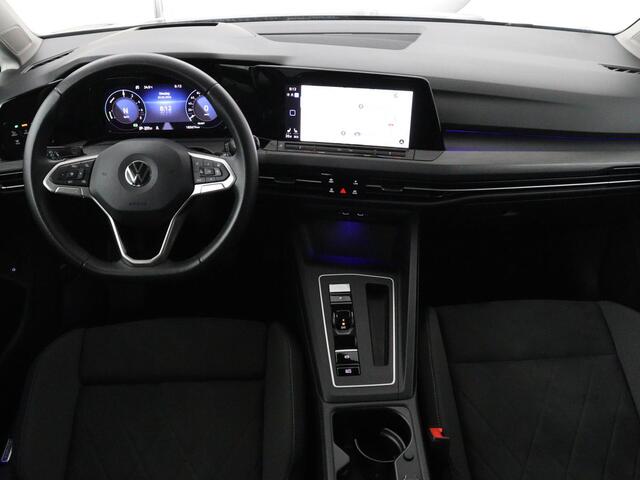 Volkswagen GOLF 1.4 eHybrid Style | SOH 88,8% | Head-Up | Stoelverwarming | Trekhaak | Sfeerverlichting | Massage | Camera | Keyless | Matrix LED | Carplay | Adaptive cruise | Memory | Climate control | PHEV | Plug In