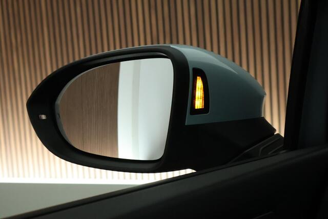 Volkswagen GOLF 1.5 272pk eHybrid GTE Panoramadak Trekhaak 360Camera IQ.Light Keyless Virtual Cockpit Navigatie