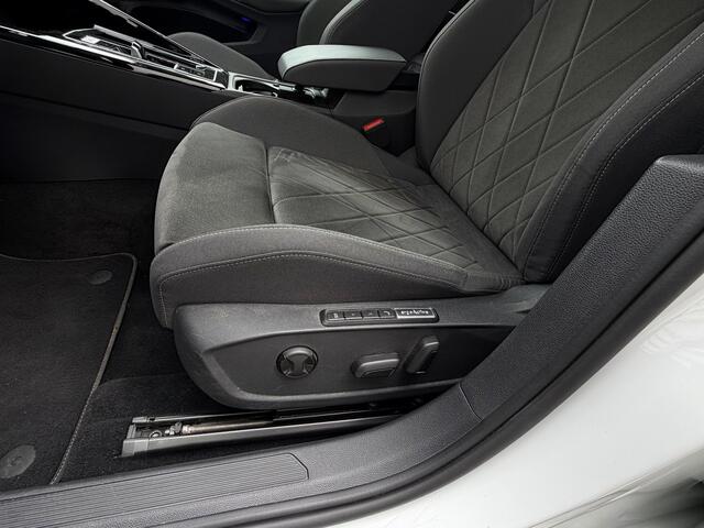 Volkswagen GOLF 1.4 eHybrid Style Navi|IQLight|Memoryinter|Stuuverw 204PK