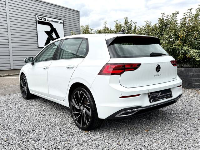 Volkswagen GOLF 1.4 eHybrid Style Navi|IQLight|Memoryinter|Stuuverw 204PK