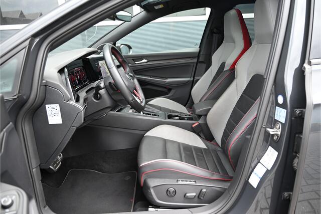 Volkswagen GOLF 2.0 TSI GTI CLUBSPORT 300 PK / PANO / LEDER / NURNBURGRING / HARMAN KARDON / IQ LIGHT / HEAD UP DISPLAY