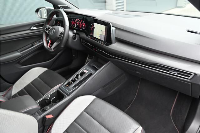 Volkswagen GOLF 2.0 TSI GTI CLUBSPORT 300 PK / PANO / LEDER / NURNBURGRING / HARMAN KARDON / IQ LIGHT / HEAD UP DISPLAY