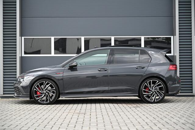 Volkswagen GOLF 2.0 TSI GTI CLUBSPORT 300 PK / PANO / LEDER / NURNBURGRING / HARMAN KARDON / IQ LIGHT / HEAD UP DISPLAY