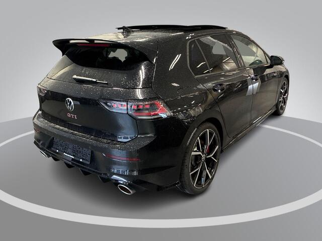 Volkswagen GOLF 2.0 TSI 300pk DSG GTI Clubsport · Nürburgring Modus · Panoramadak · Head-Up · 360 Camera · 19'' Inch · Harman Kardon · Garantie t/m 27-08-2030 of 100.000km