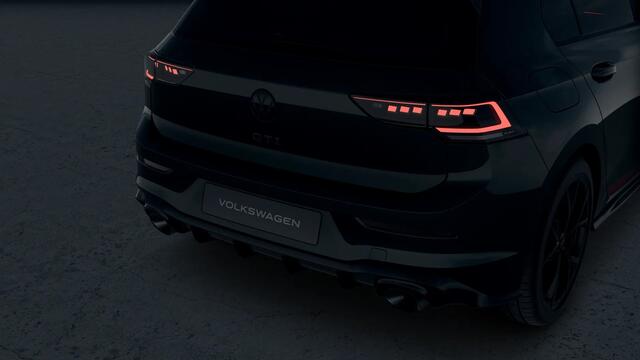 Volkswagen GOLF 2.0 TSI 325 7DSG GTI Clubsport Edition 50 | 'App-Connect' draadloze smartphone integratie | Achterbank in ongelijke delen neerklapbaar incl. middenarmsteun en doorlaadmogelijkheid | Afstandscontrolesysteem (Front Assist)
